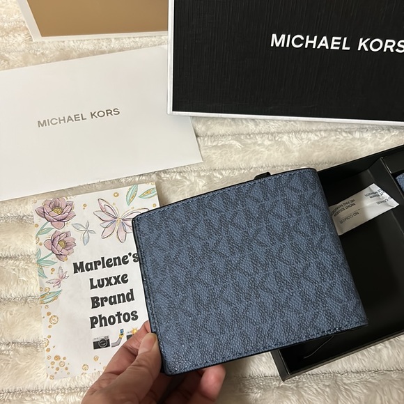 Michael Kors Men’s Wallet Set - Picture 3 of 8